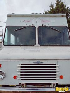 1987 P65 Step Van Kitchen Food Truck All-purpose Food Truck Gray Water Tank Oklahoma Gas Engine for Sale