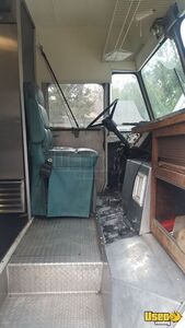 1987 P65 Step Van Kitchen Food Truck All-purpose Food Truck Hot Water Heater Oklahoma Gas Engine for Sale