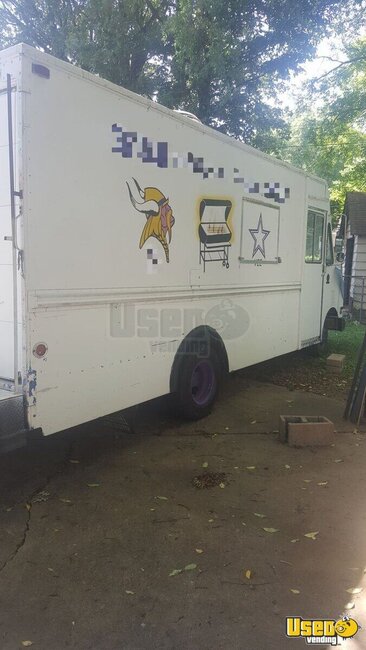 1988 Econoline E250 Cargo Van Kitchen Food Truck All-purpose Food Truck Refrigerator Tennessee Diesel Engine for Sale