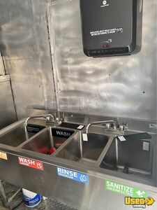 1988 Food Truck All-purpose Food Truck Diamond Plated Aluminum Flooring New York Gas Engine for Sale