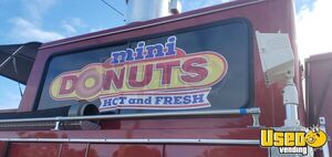 1988 L9000 Mini Donut Vending Truck All-purpose Food Truck Hot Water Heater Wisconsin Diesel Engine for Sale