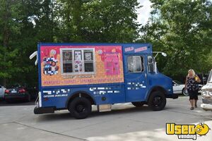 13' Chevrolet P30 Diesel Ice Cream Truck Turnkey Mobile Snack Vending Unit for Sale in Michigan!
