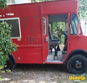 1988 P30 All-purpose Food Truck All-purpose Food Truck Concession Window Virginia Diesel Engine for Sale