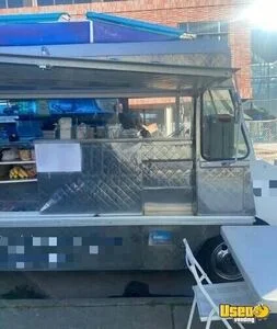 1988 P30 All-purpose Food Truck Concession Window California Gas Engine for Sale