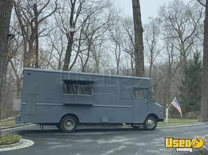 1988 P30 All-purpose Food Truck Concession Window New York Gas Engine for Sale