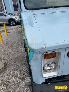 1988 P30 All-purpose Food Truck Hot Water Heater Kansas Diesel Engine for Sale