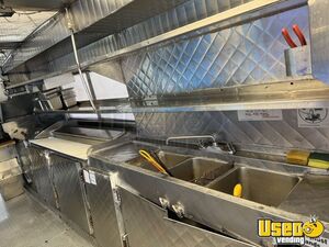 1988 P30 All-purpose Food Truck Pro Fire Suppression System California Gas Engine for Sale