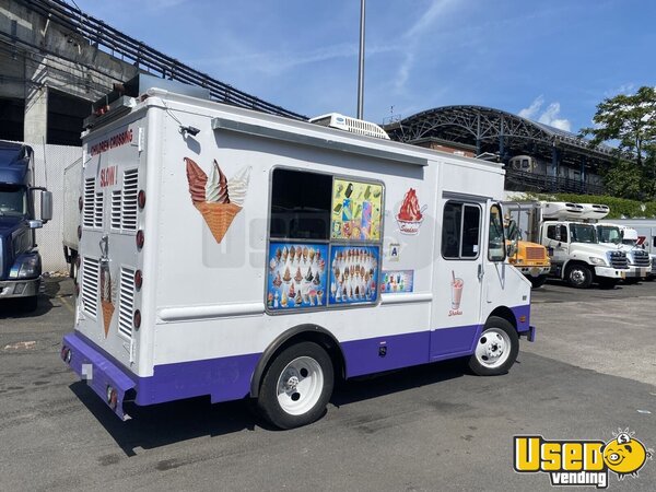 1988 P30 Ice Cream Truck New York Gas Engine for Sale