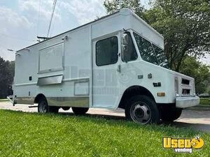 1988 P30 Kitchen Food Truck All-purpose Food Truck Concession Window Michigan for Sale