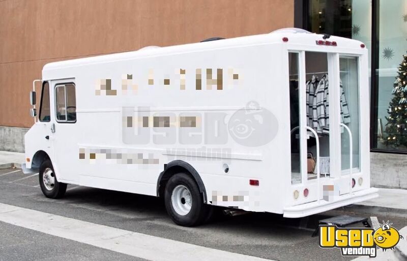 1988 P30 Mobile Boutique California Gas Engine for Sale