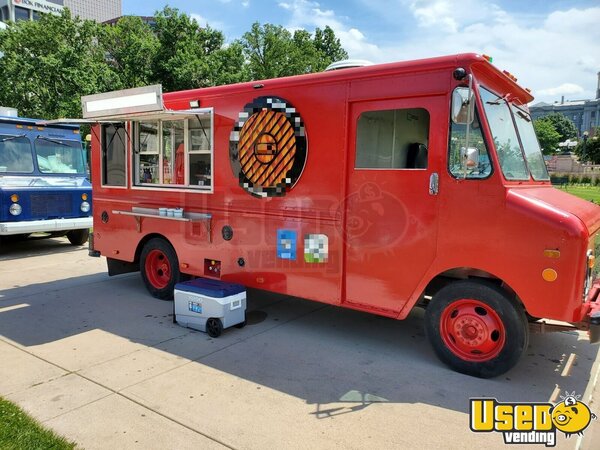 1988 P30 Step Van Kitchen Food Truck All-purpose Food Truck Colorado Gas Engine for Sale