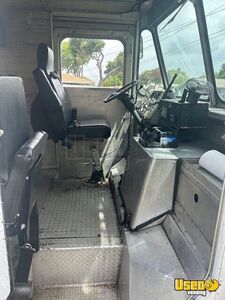 1988 P30 Stepvan Cabinets Hawaii Gas Engine for Sale