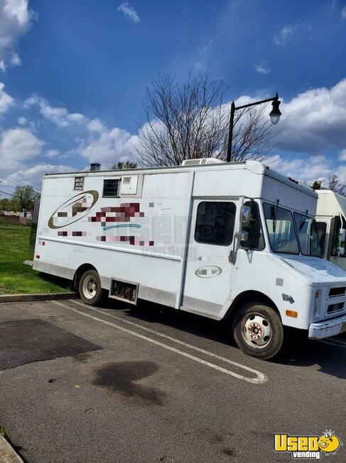 1988 P32 Stepvan Kitchen Food Truck All-purpose Food Truck New Jersey Gas Engine for Sale