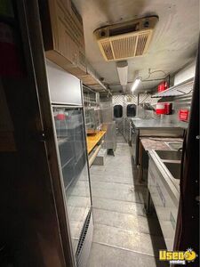1988 P35 Kitchen Food Truck All-purpose Food Truck Deep Freezer New York Gas Engine for Sale