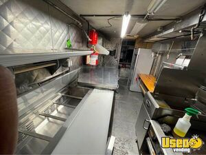 1988 P35 Kitchen Food Truck All-purpose Food Truck Stainless Steel Wall Covers New York Gas Engine for Sale