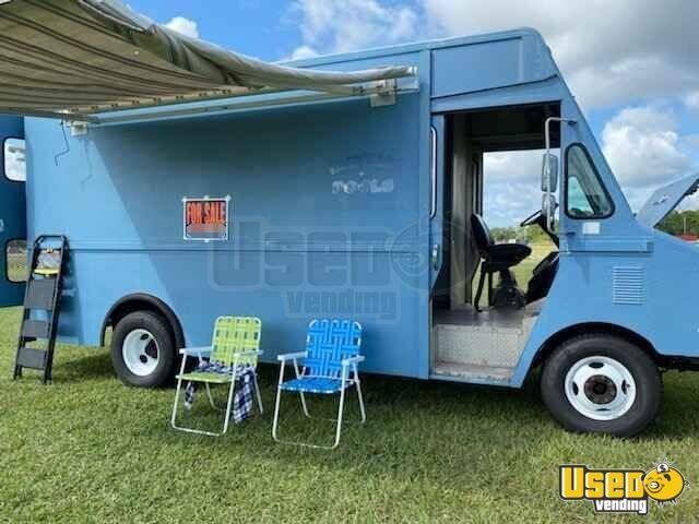 LOW MILES GMC 3500 Step Up Box Truck Step Van for Mobile Business for Sale in Florida