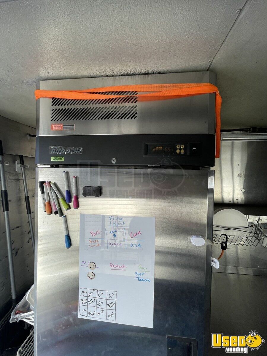 Clean 23.5' Ford 460 Pizza Food Truck Mobile Food Unit for Sale in