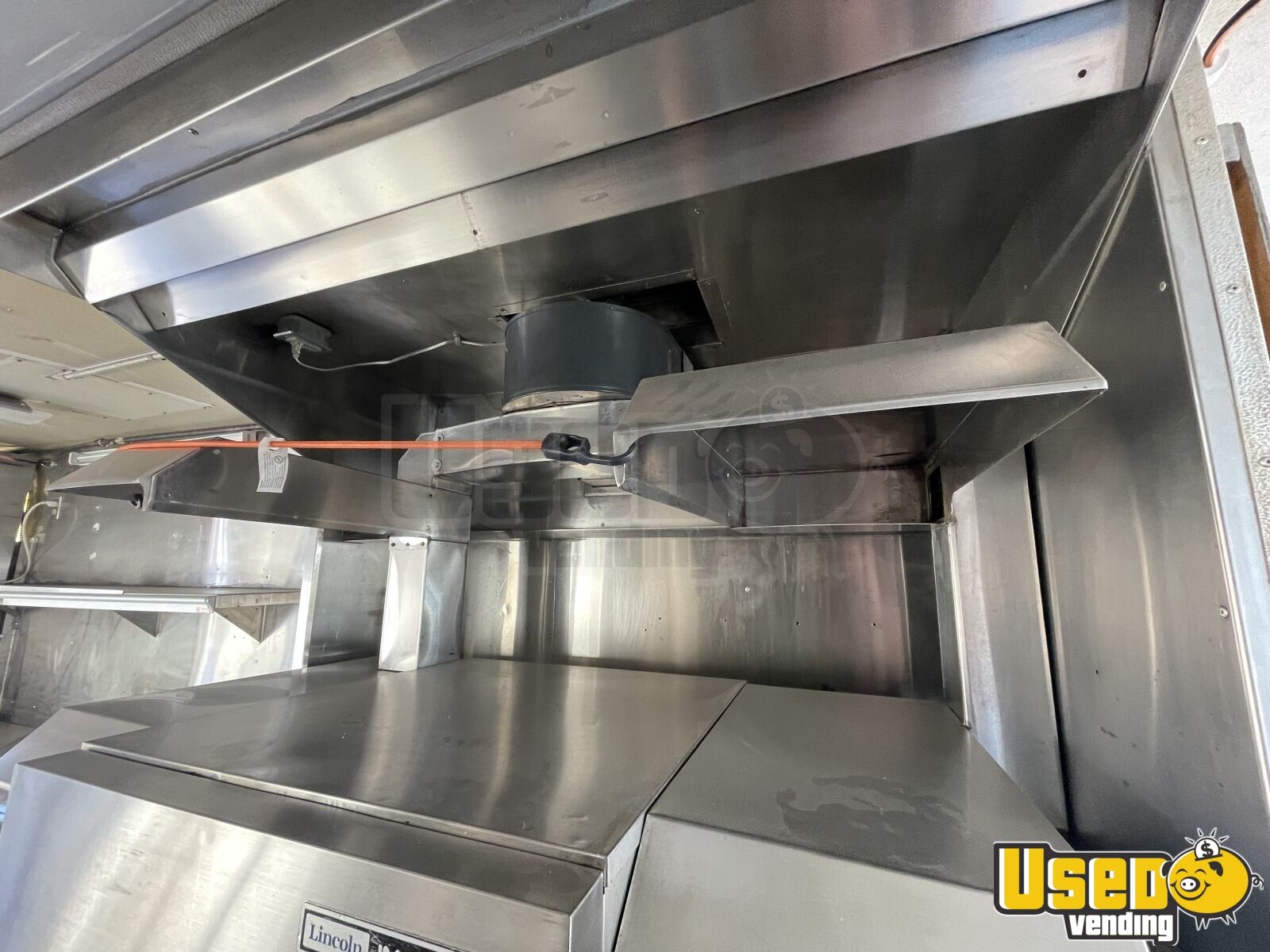 Clean 23.5' Ford 460 Pizza Food Truck Mobile Food Unit for Sale in Missouri