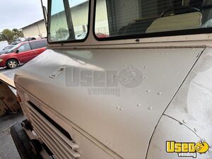 1989 Grumman Olson Step Van Mobile Boutique Truck Mobile Boutique 25 Florida Diesel Engine for Sale