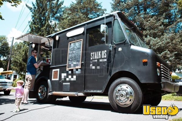 1989 Grumman P30 Step Van Kitchen Food Truck All-purpose Food Truck Connecticut Gas Engine for Sale