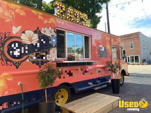 1989 Kitchen Food Truck All-purpose Food Truck Air Conditioning Kentucky Gas Engine for Sale