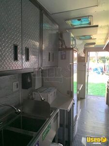 1989 Kitchen Food Truck All-purpose Food Truck Refrigerator Florida Gas Engine for Sale