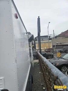 1989 P- Series All-purpose Food Truck Stainless Steel Wall Covers New Jersey Gas Engine for Sale