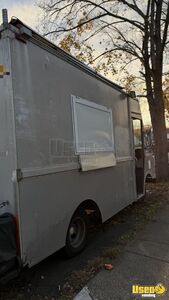 1989 P30 All-purpose Food Truck Concession Window Connecticut Gas Engine for Sale
