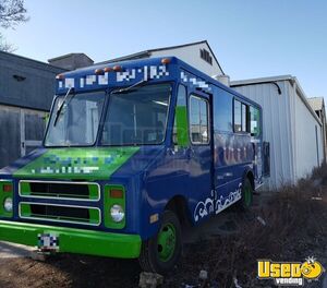 1989 P30 All-purpose Food Truck Concession Window Manitoba Gas Engine for Sale