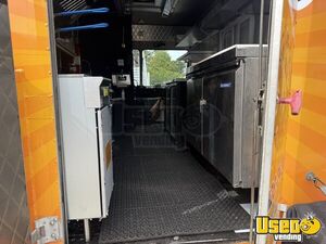 1989 P30 All-purpose Food Truck Refrigerator Connecticut Gas Engine for Sale