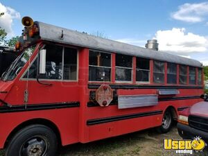 1989 P30 Kitchen Food Truck All-purpose Food Truck Exhaust Fan Tennessee Gas Engine for Sale