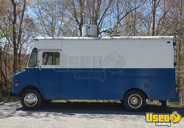 1989 P30 Kitchen Food Truck All-purpose Food Truck New York Gas Engine for Sale