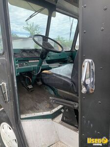 1989 P30 Step Van Food Truck All-purpose Food Truck Stainless Steel Wall Covers Alabama Diesel Engine for Sale