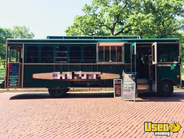 1989 Trans Trolley Kitchen Food Truck All-purpose Food Truck Kansas Gas Engine for Sale
