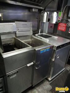 1990 380 Kitchen Food Truck All-purpose Food Truck Ice Bin Massachusetts Diesel Engine for Sale