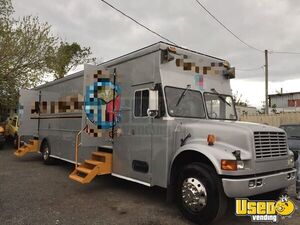 1990 380 Kitchen Food Truck All-purpose Food Truck Massachusetts Diesel Engine for Sale