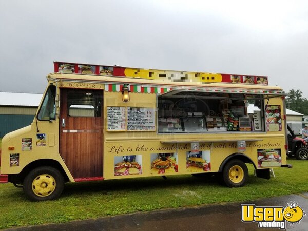 1990 Box Truck Kitchen Food Truck All-purpose Food Truck Pennsylvania Diesel Engine for Sale