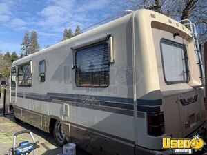 1990 Chieftain Mobile Hair Salon Truck Mobile Hair & Nail Salon Truck California Gas Engine for Sale