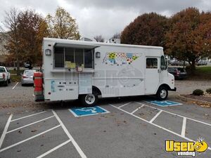 1990 Grumman Olsen Kitchen Food Truck All-purpose Food Truck Tennessee Diesel Engine for Sale