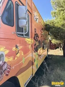1990 Harvester Kitchen Food Truck All-purpose Food Truck Concession Window Nevada Diesel Engine for Sale