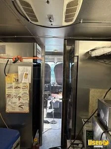 1990 Harvester Kitchen Food Truck All-purpose Food Truck Diamond Plated Aluminum Flooring Nevada Diesel Engine for Sale