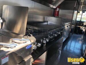 1990 Kitchen Food Truck All-purpose Food Truck Upright Freezer California Gas Engine for Sale