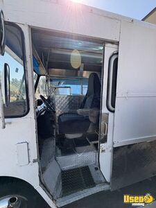 1990 P30 All-purpose Food Truck All-purpose Food Truck Steam Table Utah Gas Engine for Sale