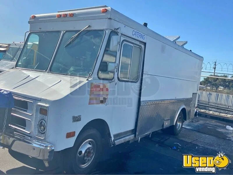 1990 P30 All-purpose Food Truck California for Sale