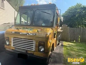 1990 P30 All-purpose Food Truck Diamond Plated Aluminum Flooring Maryland Diesel Engine for Sale