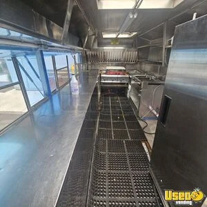 1990 P30 All-purpose Food Truck Diamond Plated Aluminum Flooring Utah Gas Engine for Sale