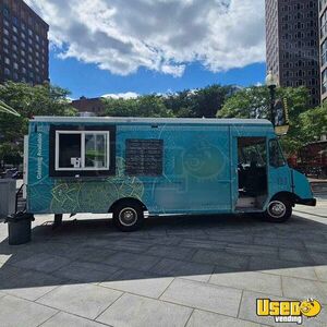 1990 P30 All-purpose Food Truck Massachusetts Gas Engine for Sale