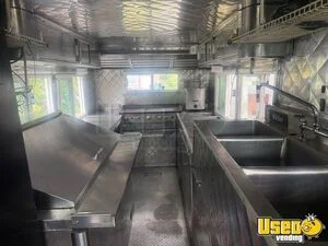 1990 P30 All-purpose Food Truck Prep Station Cooler Maryland Diesel Engine for Sale