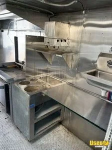 1990 P30 All-purpose Food Truck Prep Station Cooler Pennsylvania Gas Engine for Sale