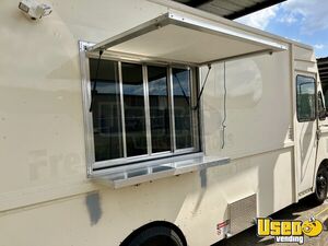 1990 P30 All-purpose Food Truck Stainless Steel Wall Covers Ohio Gas Engine for Sale